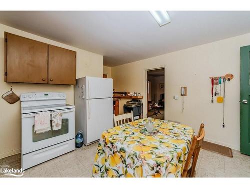 104 Ann Street, Bracebridge, ON - Indoor Photo Showing Kitchen