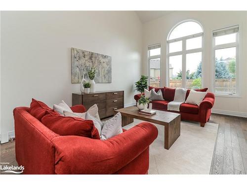 42 Hughes Street, Collingwood, ON - Indoor Photo Showing Living Room