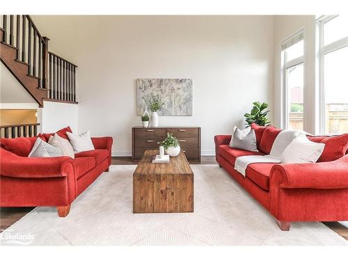 42 Hughes Street, Collingwood, ON - Indoor Photo Showing Living Room