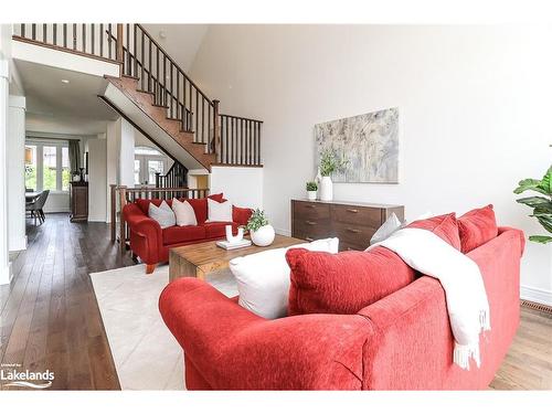 42 Hughes Street, Collingwood, ON - Indoor Photo Showing Living Room