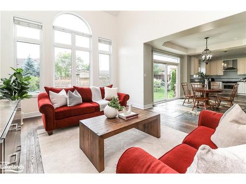 42 Hughes Street, Collingwood, ON - Indoor Photo Showing Living Room