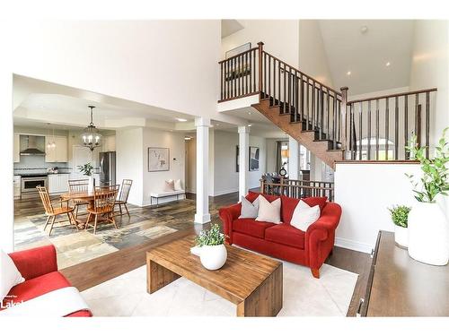 42 Hughes Street, Collingwood, ON - Indoor Photo Showing Living Room