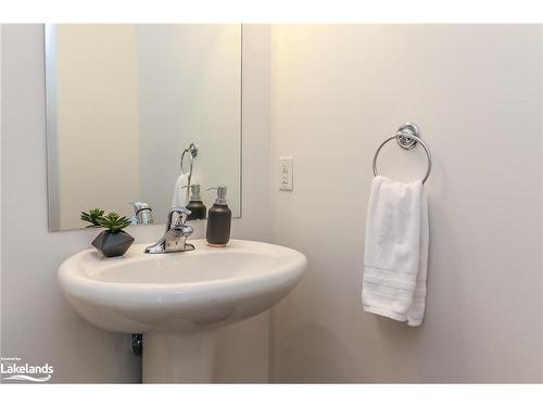 42 Hughes Street, Collingwood, ON - Indoor Photo Showing Bathroom