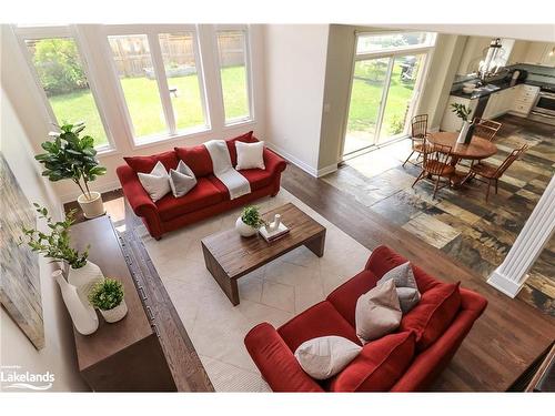 42 Hughes Street, Collingwood, ON - Indoor Photo Showing Living Room