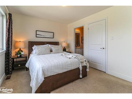 42 Hughes Street, Collingwood, ON - Indoor Photo Showing Bedroom