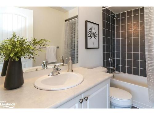 42 Hughes Street, Collingwood, ON - Indoor Photo Showing Bathroom