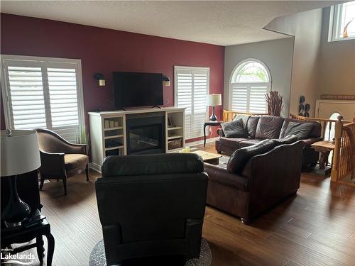 10 Patton Street, Collingwood, ON - Indoor Photo Showing Living Room With Fireplace