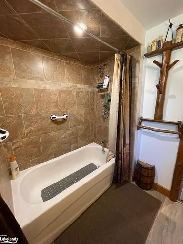 91 King Road, Tay, ON - Indoor Photo Showing Bathroom