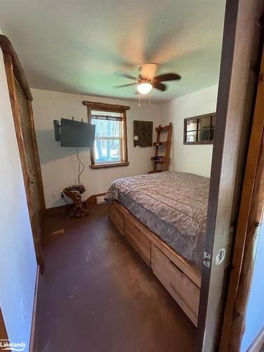 91 King Road, Tay, ON - Indoor Photo Showing Bedroom