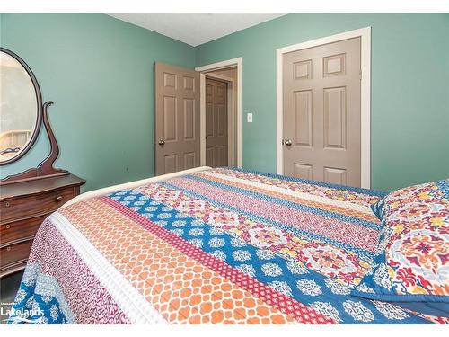 230 Yonge Street, Burk'S Falls, ON - Indoor Photo Showing Bedroom