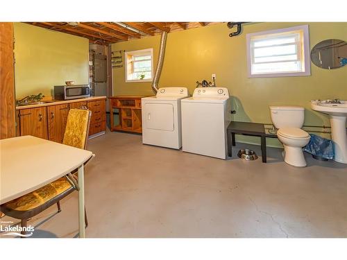 230 Yonge Street, Burk'S Falls, ON - Indoor Photo Showing Laundry Room