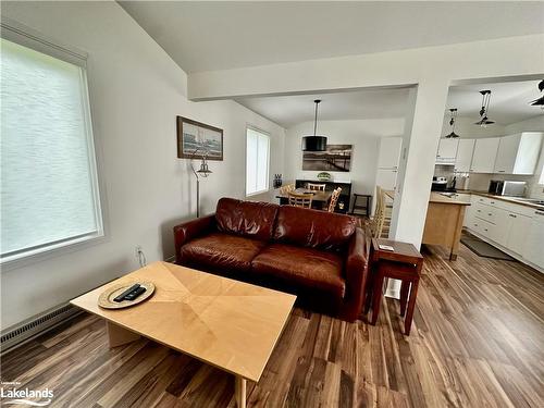 828473 40 Grey Road, The Blue Mountains, ON - Indoor Photo Showing Living Room