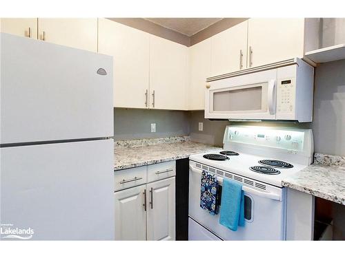 26-17 Dawson Drive, Collingwood, ON - Indoor Photo Showing Kitchen