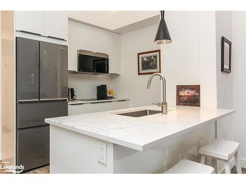 306-10 Beausoleil Lane, The Blue Mountains, ON - Indoor Photo Showing Kitchen