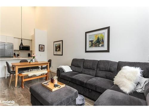 306-10 Beausoleil Lane, The Blue Mountains, ON - Indoor Photo Showing Living Room