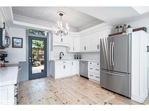 2 Erie Street, Collingwood, ON - Indoor Photo Showing Kitchen