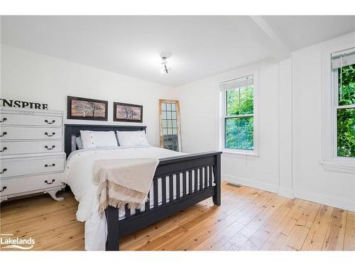 2 Erie Street, Collingwood, ON - Indoor Photo Showing Bedroom