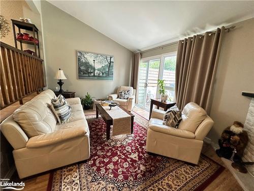 615 Tenth Street, Collingwood, ON - Indoor Photo Showing Living Room