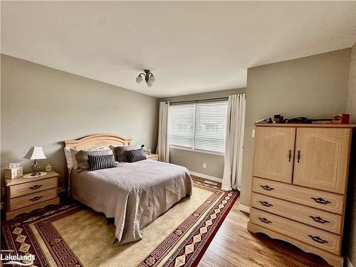 615 Tenth Street, Collingwood, ON - Indoor Photo Showing Bedroom