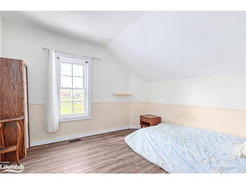 788070 Grey Road 13, Clarksburg, ON - Indoor Photo Showing Bedroom