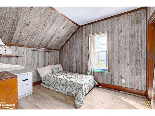 788070 Grey Road 13, Clarksburg, ON - Indoor Photo Showing Bedroom