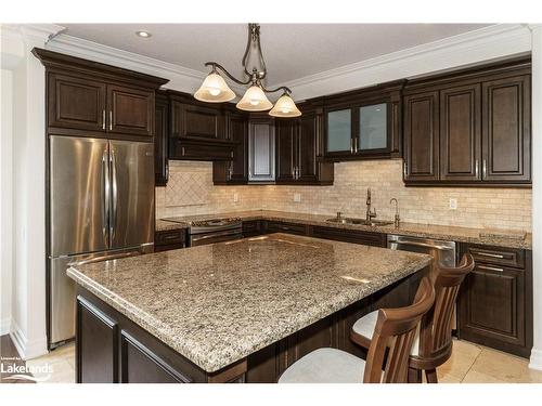 307-130 Steamship Bay Road, Gravenhurst, ON - Indoor Photo Showing Kitchen