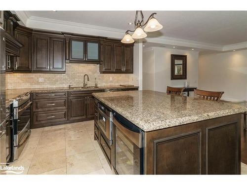 307-130 Steamship Bay Road, Gravenhurst, ON - Indoor Photo Showing Kitchen With Upgraded Kitchen