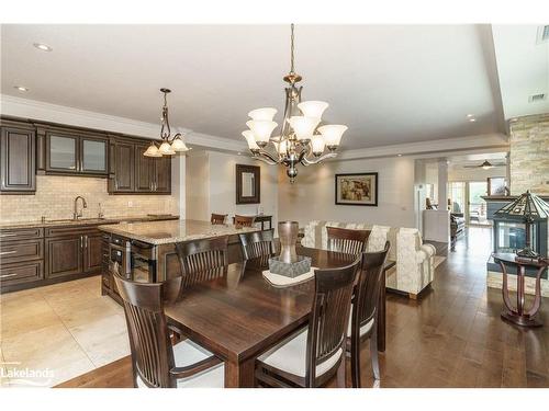 307-130 Steamship Bay Road, Gravenhurst, ON - Indoor Photo Showing Dining Room