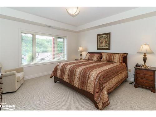 307-130 Steamship Bay Road, Gravenhurst, ON - Indoor Photo Showing Bedroom