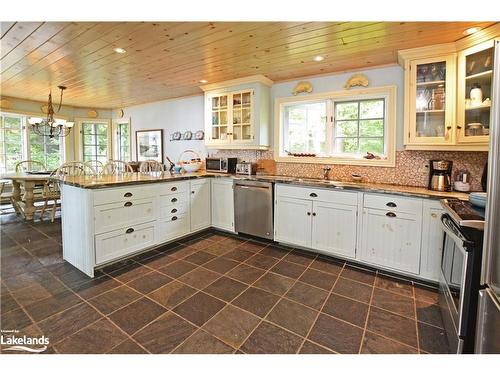 6-29C Mowat Island, Parry Sound, ON - Indoor Photo Showing Kitchen