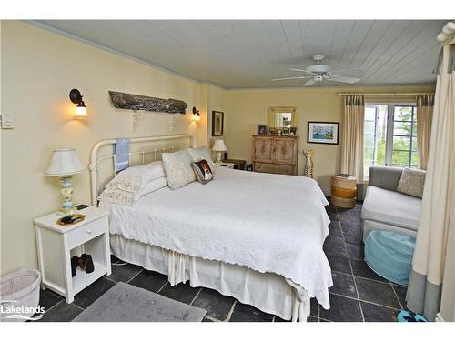 6-29C Mowat Island, Parry Sound, ON - Indoor Photo Showing Bedroom