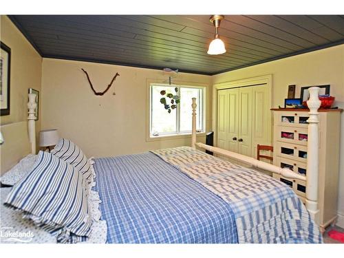 6-29C Mowat Island, Parry Sound, ON - Indoor Photo Showing Bedroom