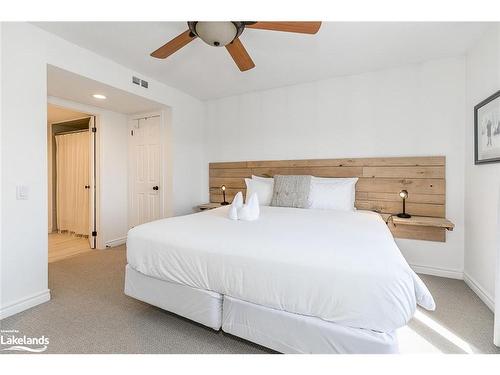 212-110 Fairway Court, The Blue Mountains, ON - Indoor Photo Showing Bedroom