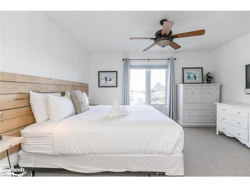 212-110 Fairway Court, The Blue Mountains, ON - Indoor Photo Showing Bedroom