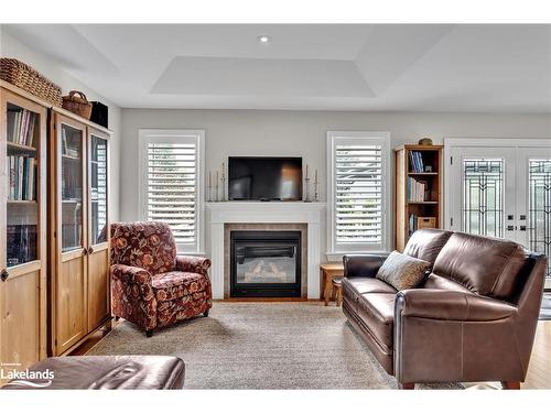 28 Liam Street, Lindsay, ON - Indoor Photo Showing Living Room With Fireplace