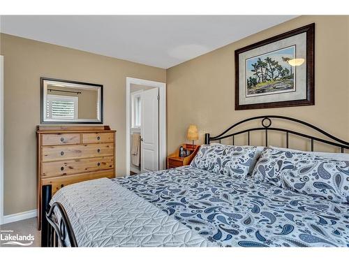 28 Liam Street, Lindsay, ON - Indoor Photo Showing Bedroom