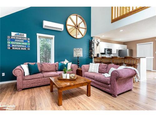 470 Oxbow Crescent, Collingwood, ON - Indoor Photo Showing Living Room