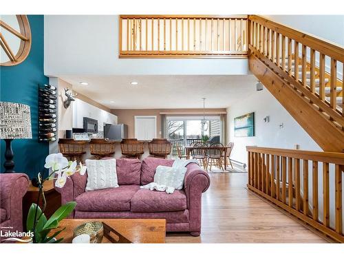 470 Oxbow Crescent, Collingwood, ON - Indoor Photo Showing Living Room