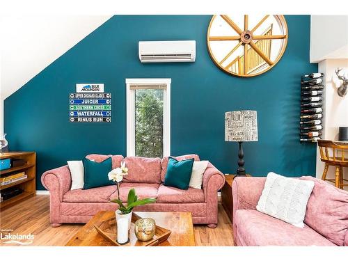 470 Oxbow Crescent, Collingwood, ON - Indoor Photo Showing Living Room