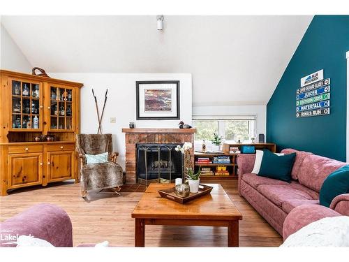 470 Oxbow Crescent, Collingwood, ON - Indoor Photo Showing Living Room With Fireplace