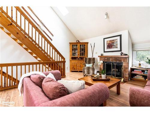 470 Oxbow Crescent, Collingwood, ON - Indoor Photo Showing Living Room With Fireplace