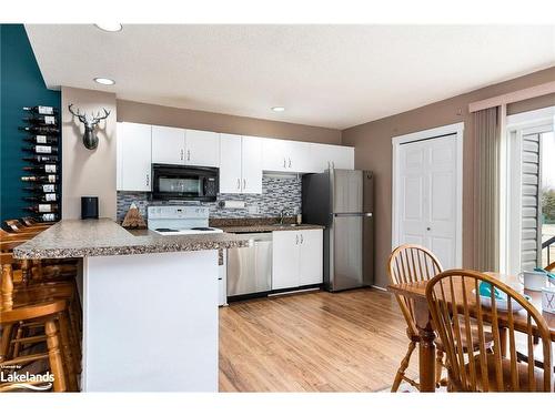 470 Oxbow Crescent, Collingwood, ON - Indoor Photo Showing Kitchen