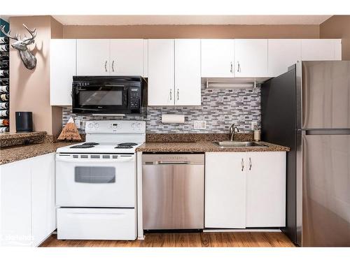 470 Oxbow Crescent, Collingwood, ON - Indoor Photo Showing Kitchen