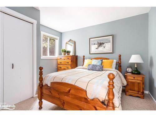 470 Oxbow Crescent, Collingwood, ON - Indoor Photo Showing Bedroom