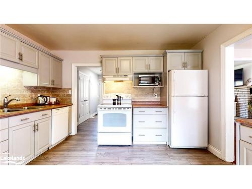 19 Locke Avenue, Stayner, ON - Indoor Photo Showing Kitchen With Double Sink