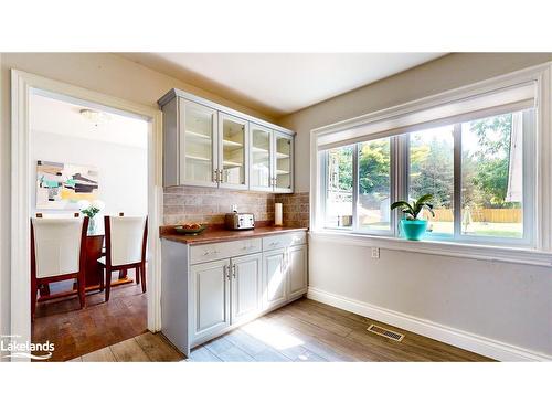 19 Locke Avenue, Stayner, ON - Indoor Photo Showing Kitchen