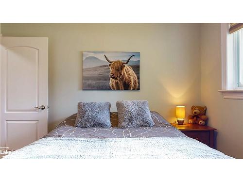 19 Locke Avenue, Stayner, ON - Indoor Photo Showing Bedroom