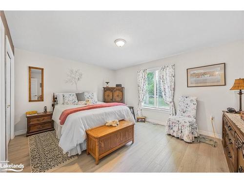 9 Ventnor Crescent, Wasaga Beach, ON - Indoor Photo Showing Bedroom