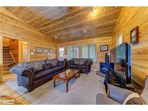 44 Cabin Crescent, Wasaga Beach, ON - Indoor Photo Showing Other Room