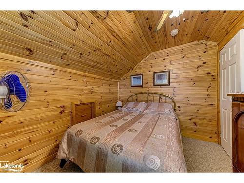 44 Cabin Crescent, Wasaga Beach, ON - Indoor Photo Showing Bedroom